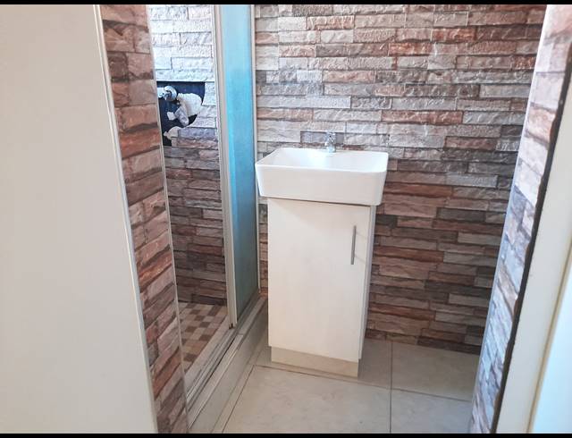 4 BEDROOM HOUSE FOR SALE IN BLUFF